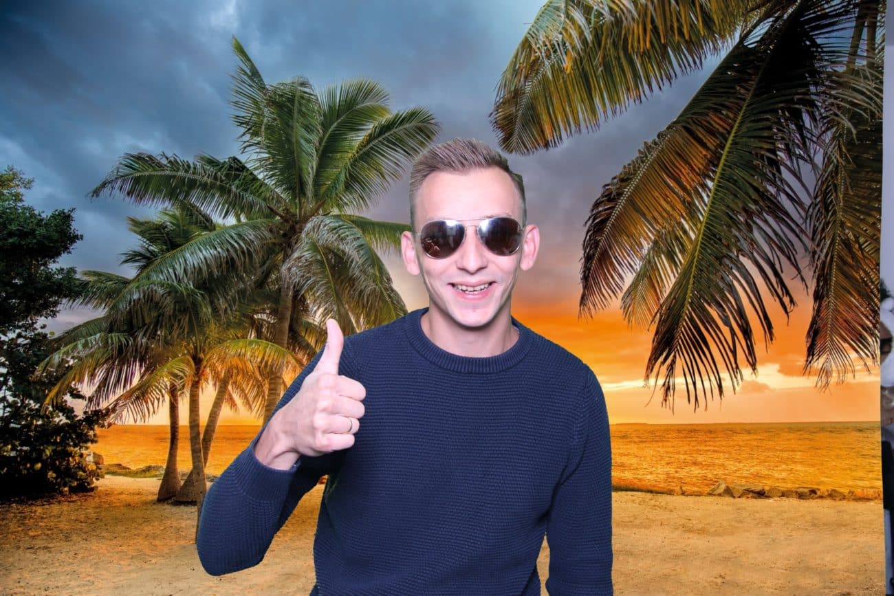 Photobooth Hochzeit Hintergrund Fotobox mieten Remagen Bad Breisig Rheinbach Andernach Neuwied Bugbrohl Kindergeburtstag Geschenk Idee Swisttal Miel Bonn Bad Neuenahr Ahrweiler