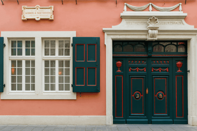 Fotobox von Fotobox-AW vor dem Beethoven-Haus in Bonn – moderne Fotobox mieten für Events, Hochzeiten und Feiern in Bonn und Umgebung.